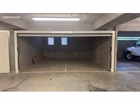 garage / box fermé 26 5m2 à louer