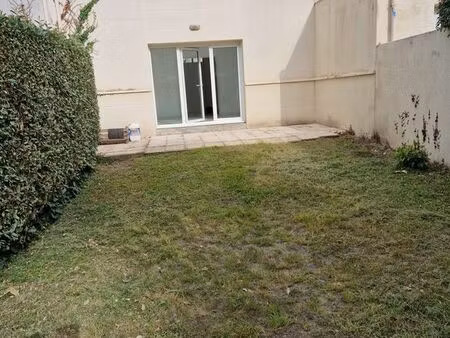 langon centre: location maison t4 récente  jardin  parking
