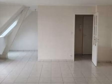 location appartement 2 pièces à lamballe (22400) : à louer 2 pièces / 51m² lamballe