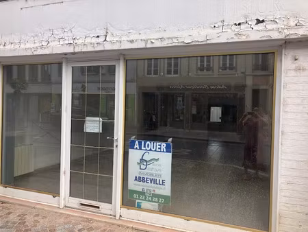 location locaux professionnels 2 pièces 68 m² à abbeville (80100)  800 €