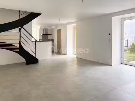 location maison 5 pièces 96.09 m² à jurançon (64110)  1 500 €