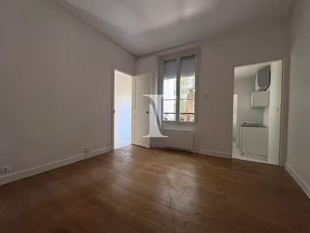 location locaux professionnels 1 pièce 23 m² à paris 15ème (75015)  570 €