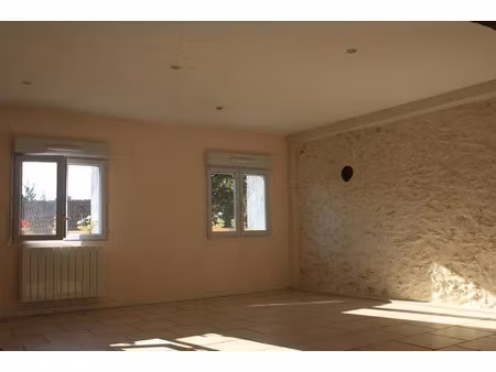 location appartement 3 pièces 72 m² à pécy (77970)  880 €