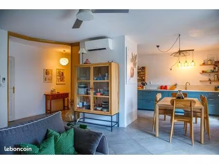 t4 lumineux avec terrasse – 87m² - centre collonges-au-mont-d’or