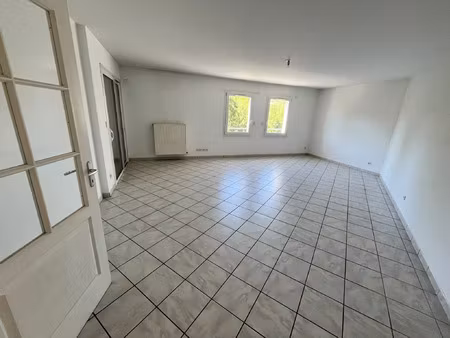 location appartement 3 pièces 92 m² à annonay (07100)