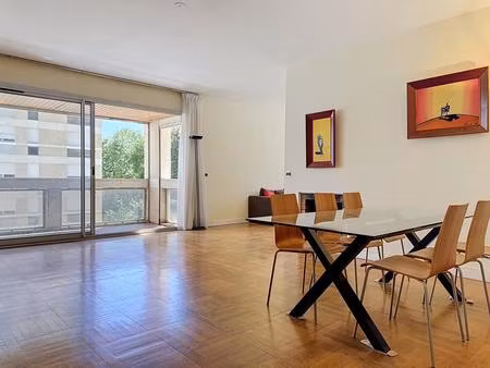 belle opportunité - t4 130 m²/ loggia / 2 parking - garches