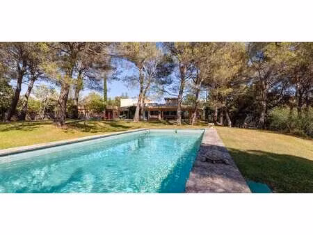maison contemporaine avec piscine et jardin puyloubier (13)