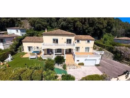 villa avec piscine et terrasse biot (06)