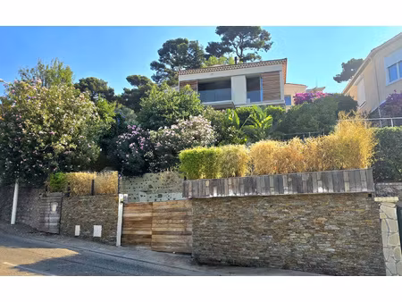 villa contemporaine rénovée vue mer panoramique piscine 
