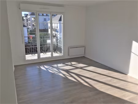 à louer appartement t3 de 57 80 m2 avec balcon et parking