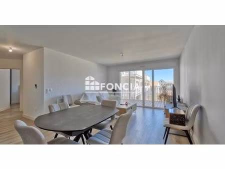 bel appartement de 3 pièces en plein centre ville