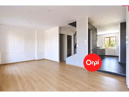 location appartement 4 pièces 92.72 m² à saint-priest (69800)  1 190 €