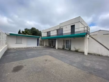 vente locaux professionnels à nimes (30000)  465 000 €