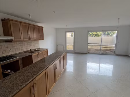 t3 60m² avec terrasse quartier robert picqué