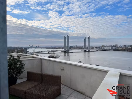 t3 86 m² meublé quartier brazza - bassin à flot