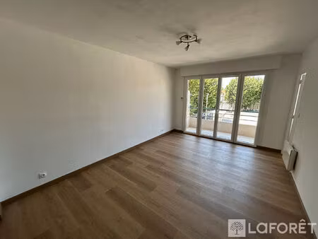 saint raphael centre-ville location appartement t2 cave