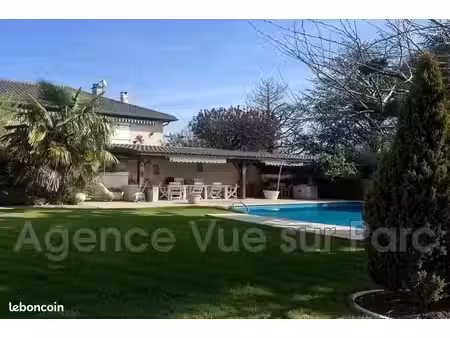 maison 6 pièces 194 m²