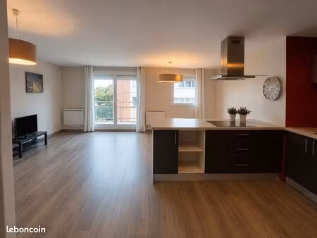 magnifique t4 avec 2 balcons / dressing et garage fermé