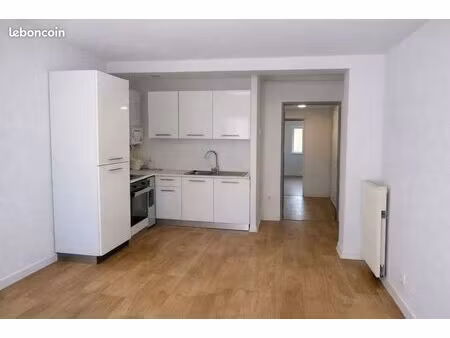 f1 37m² rénové avec jardin commun