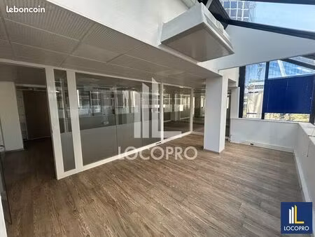 bureaux 142 m²