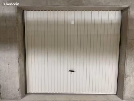 location garage près de la douane de veyrier