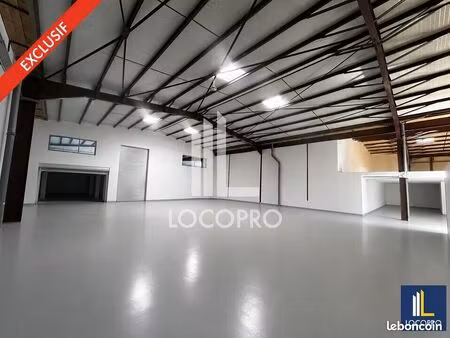 local d'activité 1 680 m²