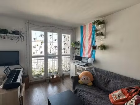 sous-location studio 30 m2 paris 18e - fin juillet à fin janvier
