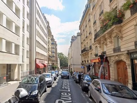local commercial 113 m² paris