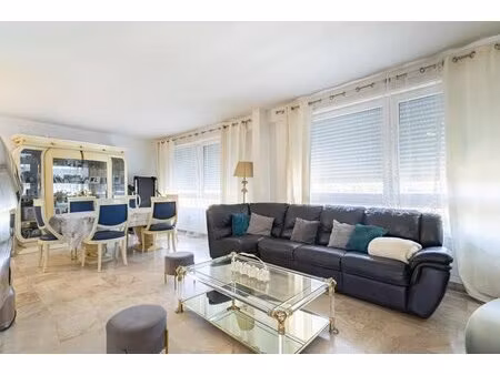 appartement de 6 pièces de 141 m² à aubervilliers