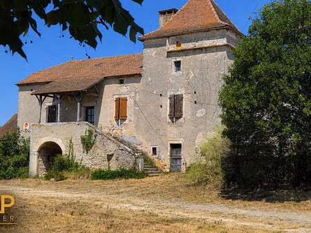 corps de ferme quercynois avec 13 ha  dépendances et vue panoramique