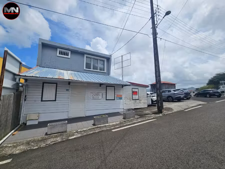 à vendre immeuble mixte avec vue mer fort-de-france 9720