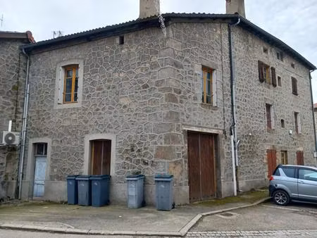 43220 riotord immeuble d'environ 250 m² sur 3 niveaux plus cave en sous-sol et grenier