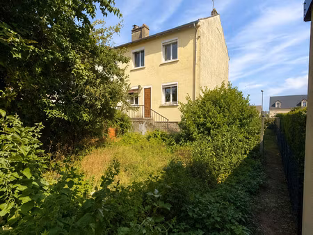 maison sur sous sol complet avec jardin