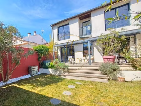 maison 6 pièces 145 m2- quartier la trompette