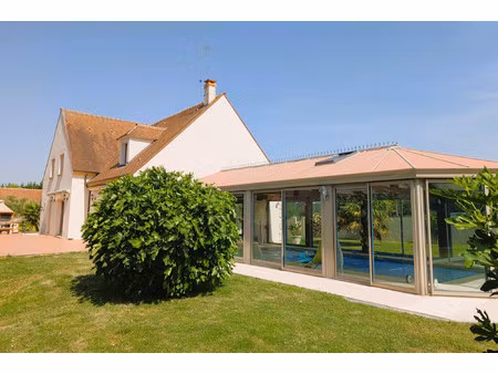 villa familiale avec piscine intérieure chauffée – 340 m² ?