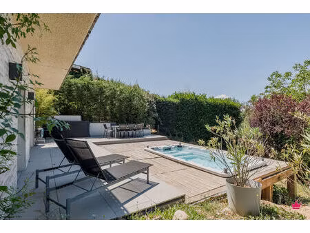 maison sainte croix 6 pièce(s) 240 m2