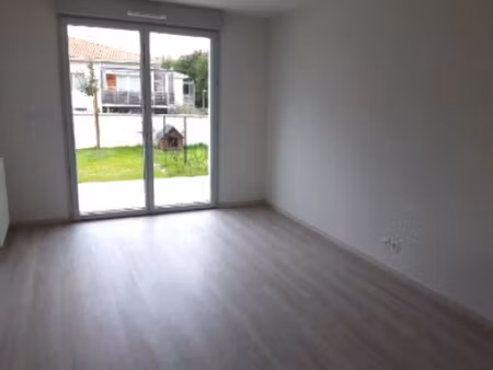 t2 avec jardin et parking à parempuyre