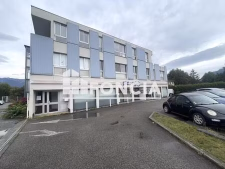 location - bureau - 254 m² - 27 000 €/an hc ht - 2 250 €/mois
