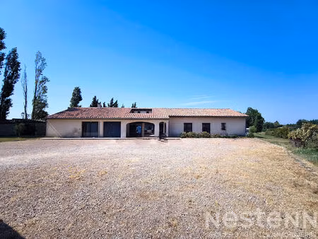 maison à vendre à peyrens avec 268 m² habitables  piscine et terrain de 3 600 m² pour un p