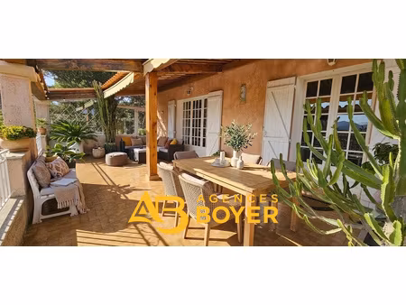 bandol villa familiale de 4 pièces avec garage  terrasses