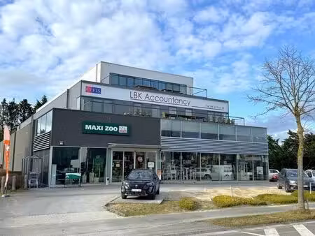 bien professionnel à louer à sint-martens-latem € 6.700 (lq1p4) - cd-vastgoed | zimmo
