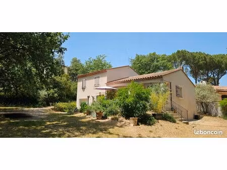 maison familiale avec grand terrain arboré