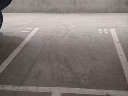 place moto proche de la gare