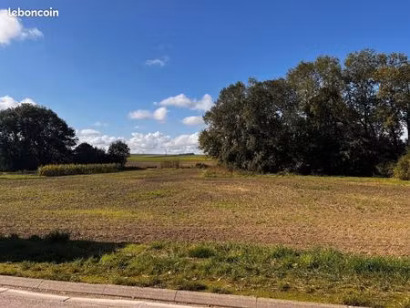 terrain 1 776 m² onjon