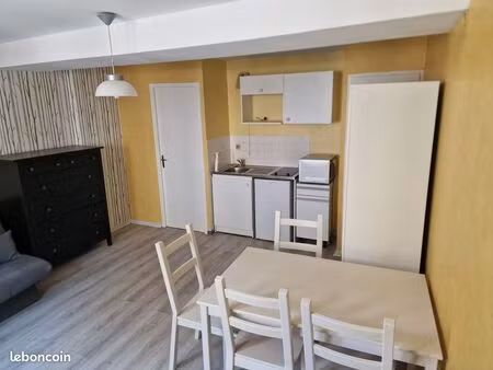 quartier préfecture  t1   grand studio meublé   21 m²  tbe  apt 1 pièce avec une kitchenet