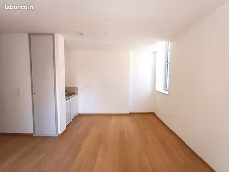 studio 1 pièce 26 m²