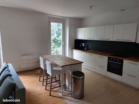 t3/4 meublé entièrement rénové – 64 m² – fuveau – 1 190 cc