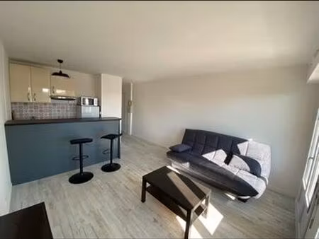 studio 29m2 à pontault-combault - 700e