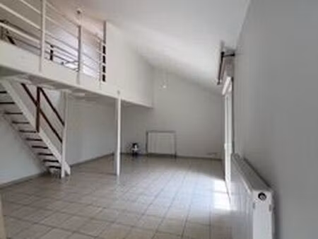 appartement dans maison - vertou/nantes - arrêt busway chapeau verni