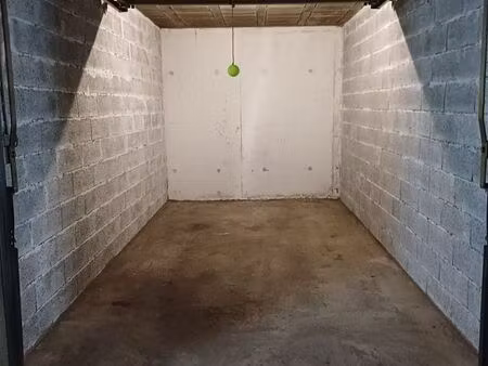 loue garage 100m gare